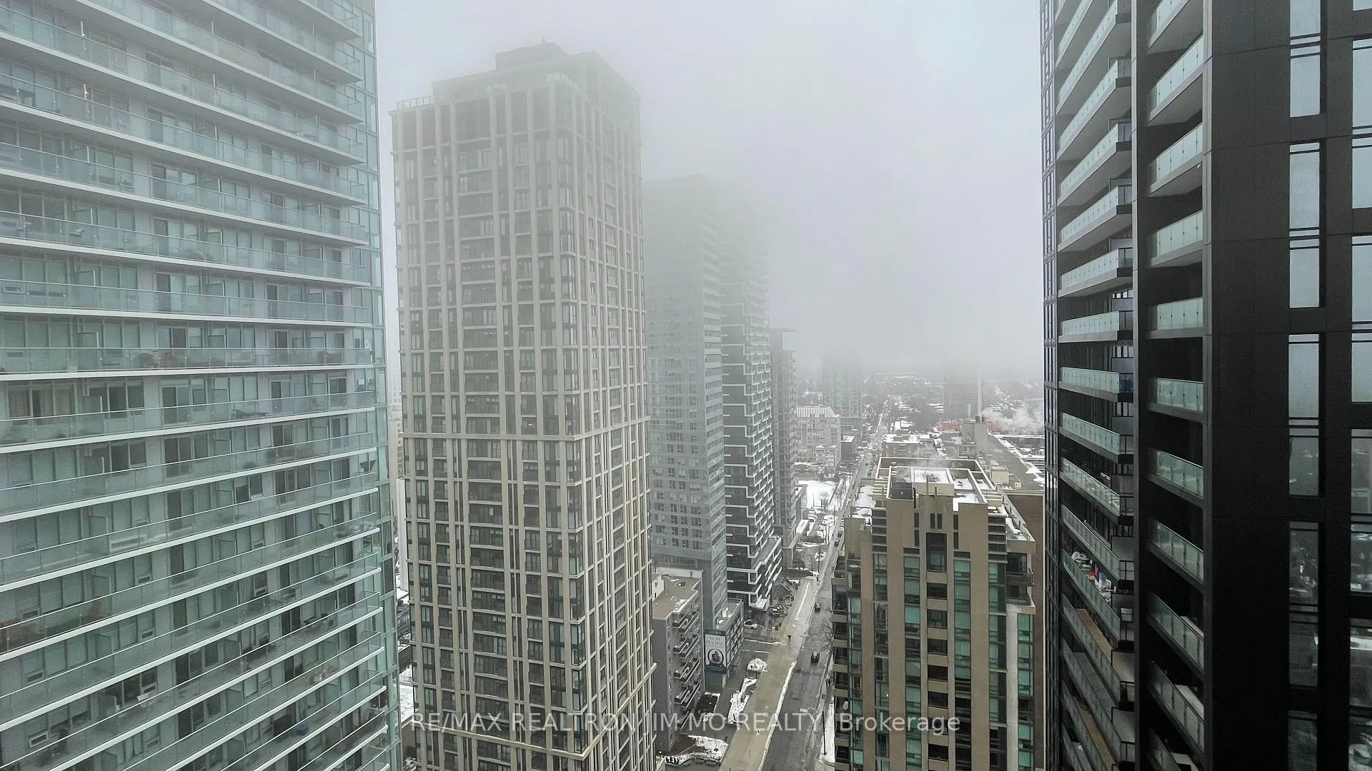 Photo 11 of Unit 2702S, 110 Broadway Avenue, Toronto, Mount Pleasant West — HOMEH