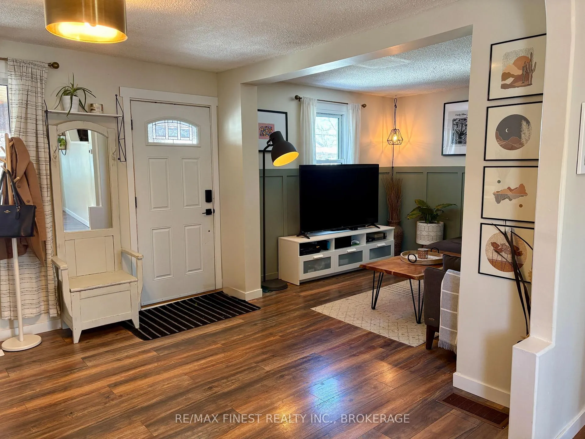 Photo 8 of 757 Victoria Street, Kingston, East of Sir John A. Blvd — HOMEH