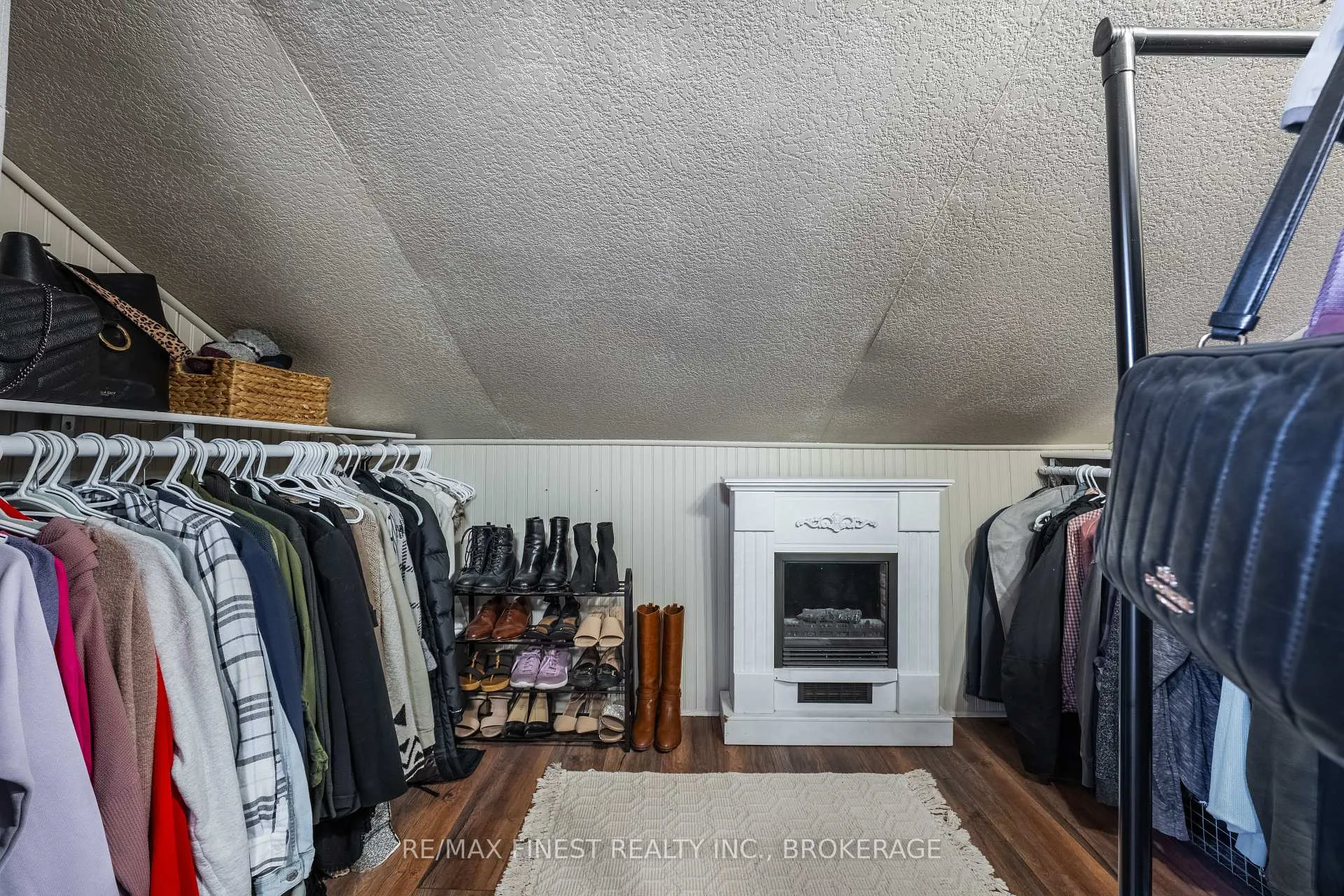 Photo 36 of 757 Victoria Street, Kingston, East of Sir John A. Blvd — HOMEH