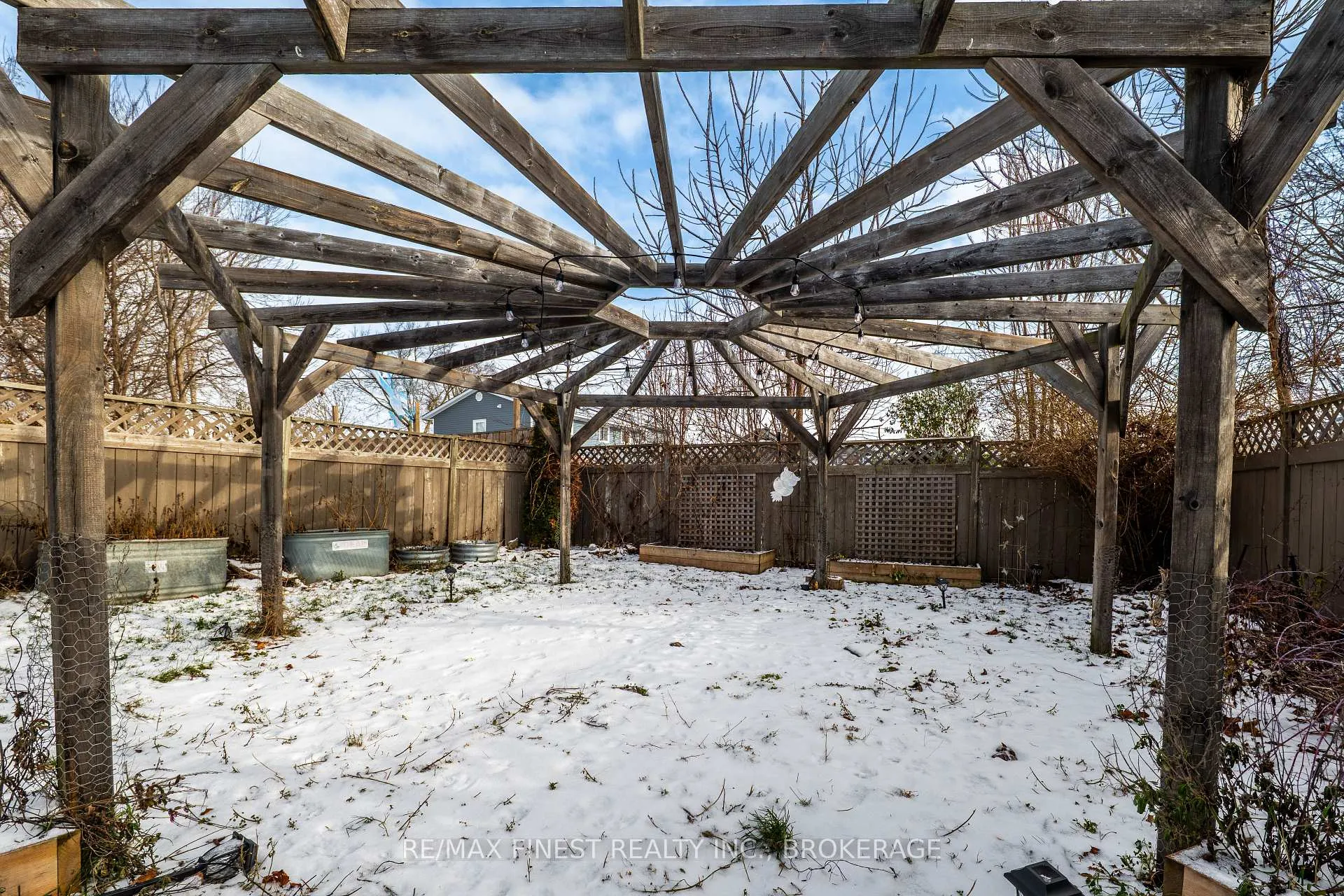 Photo 46 of 757 Victoria Street, Kingston, East of Sir John A. Blvd — HOMEH
