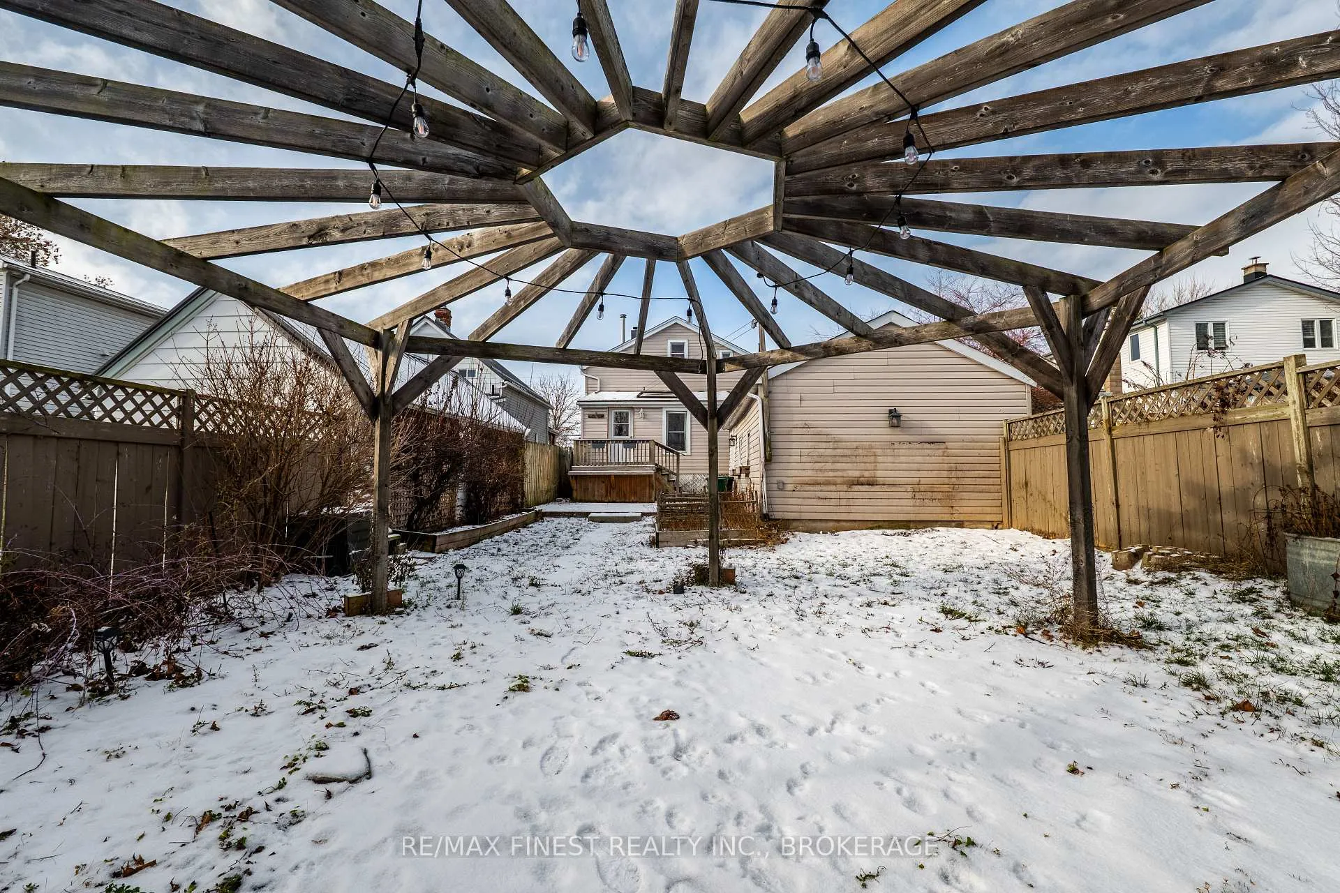 Photo 47 of 757 Victoria Street, Kingston, East of Sir John A. Blvd — HOMEH