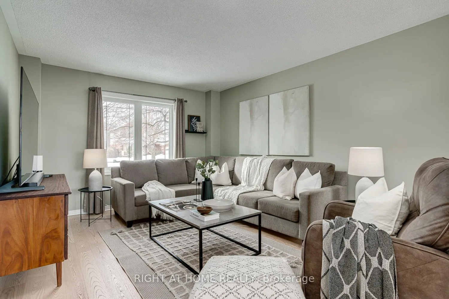 Photo 6 of 5 Turner Drive, Uxbridge — HOMEH