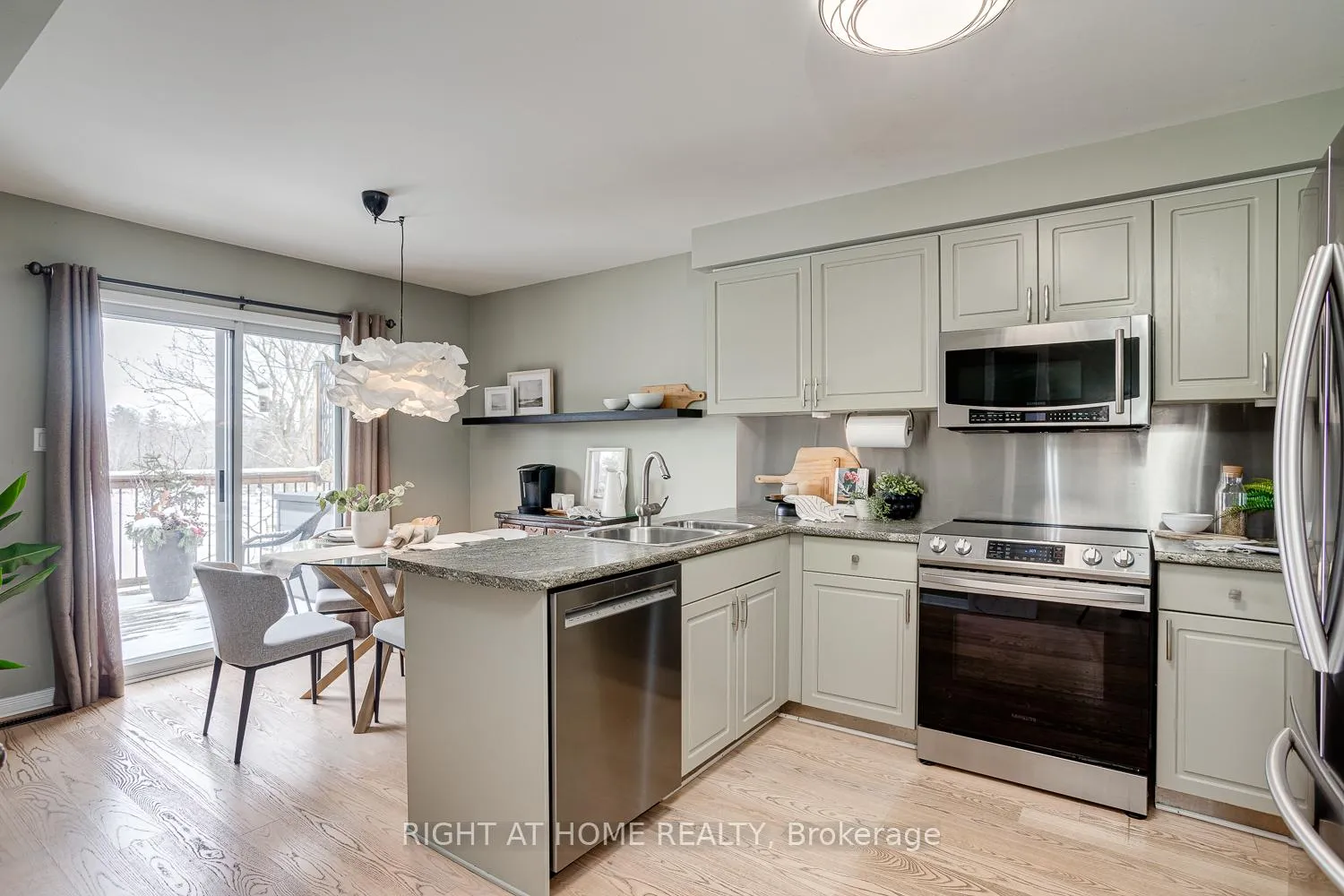 Photo 7 of 5 Turner Drive, Uxbridge — HOMEH