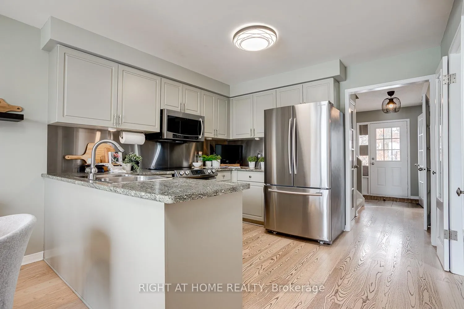 Photo 9 of 5 Turner Drive, Uxbridge — HOMEH