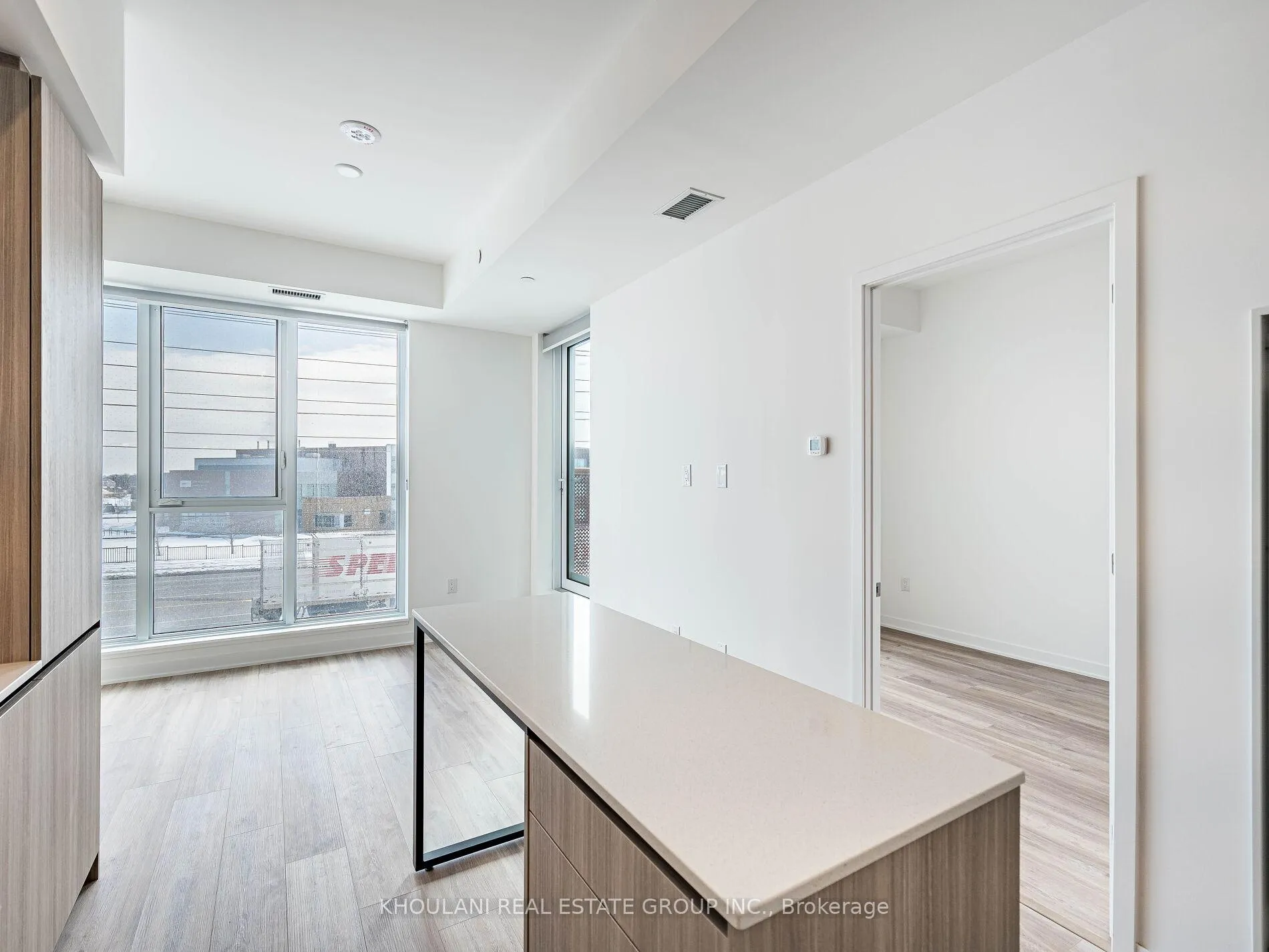 Photo 4 of Unit 210, 10 All Nations Drive, Brampton, Northwest Brampton — HOMEH