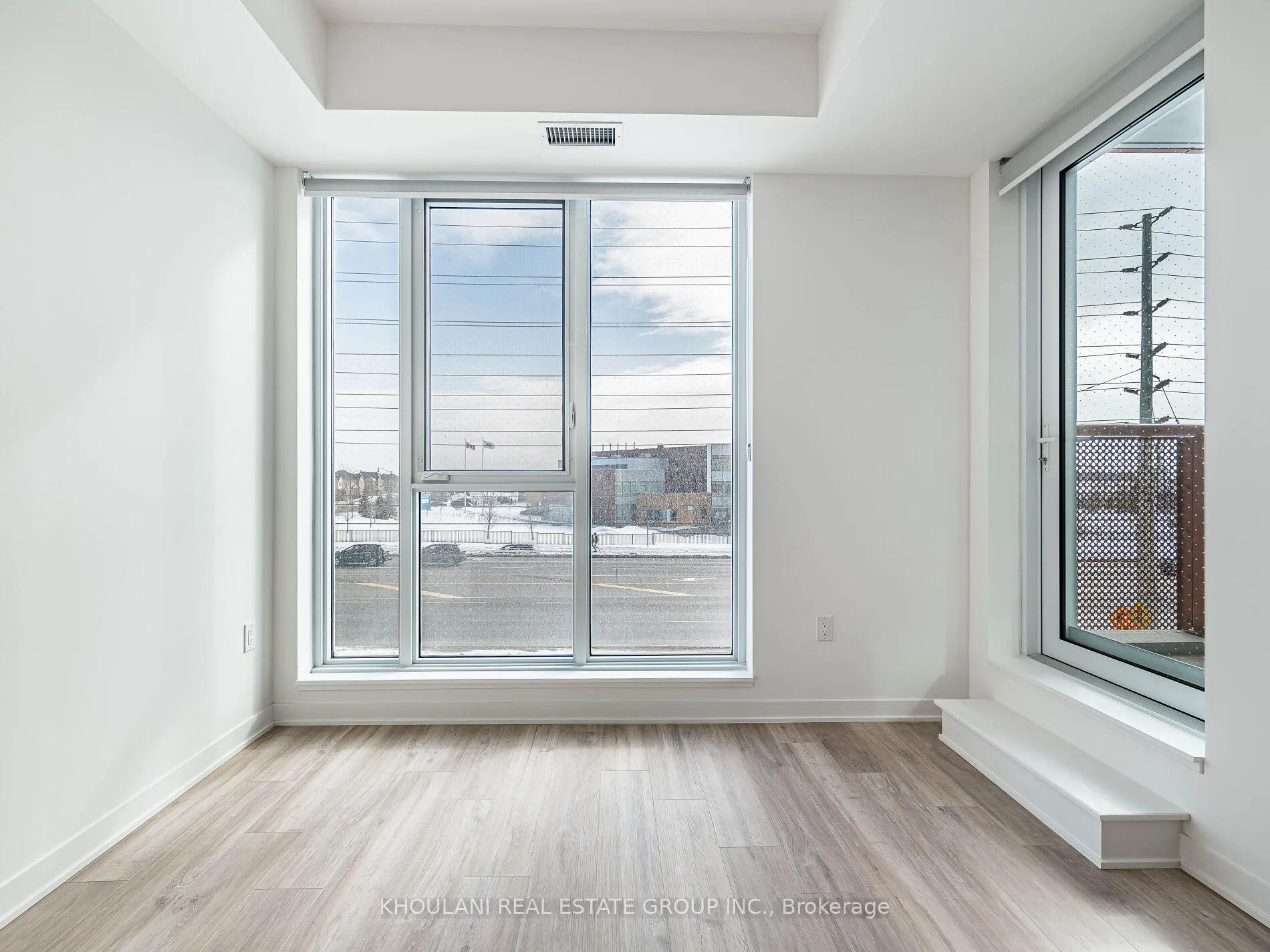 Photo 6 of Unit 210, 10 All Nations Drive, Brampton, Northwest Brampton — HOMEH