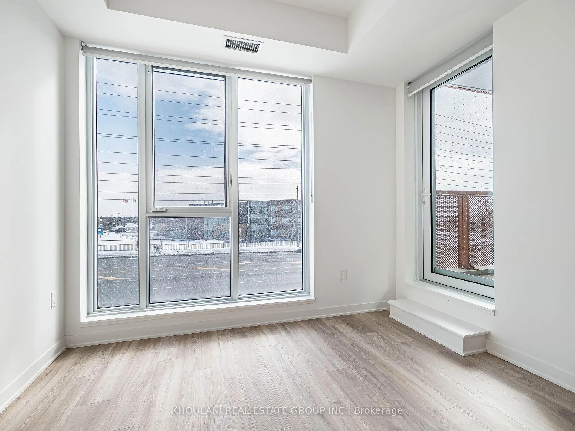 Photo 7 of Unit 210, 10 All Nations Drive, Brampton, Northwest Brampton — HOMEH