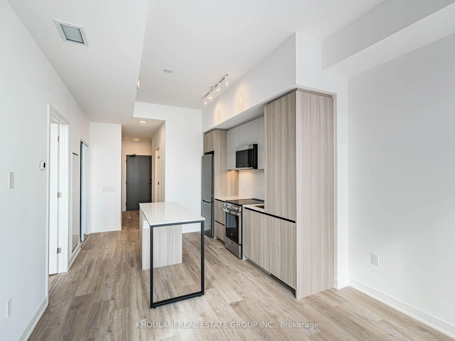 Photo 8 of Unit 210, 10 All Nations Drive, Brampton, Northwest Brampton — HOMEH