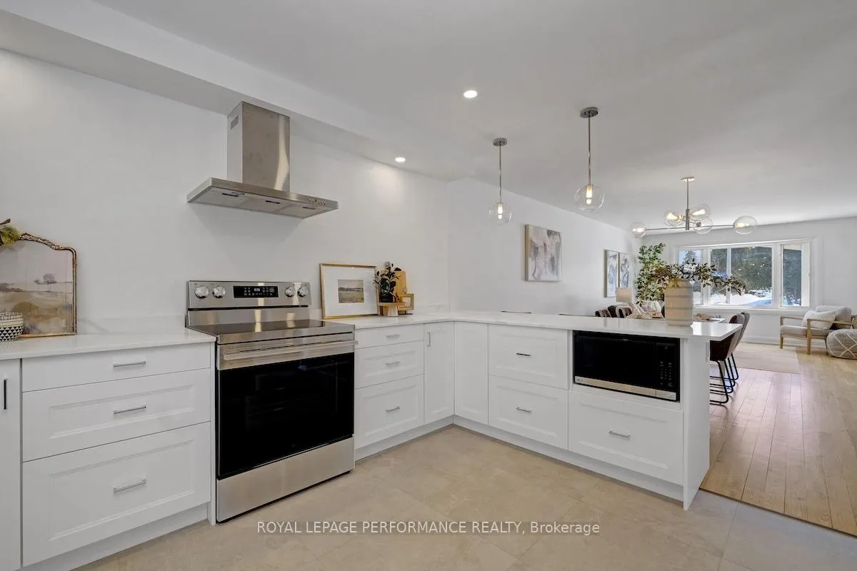 Photo 13 of 85 Craig Henry Drive, Ottawa, Craig Henry/Woodvale — HOMEH