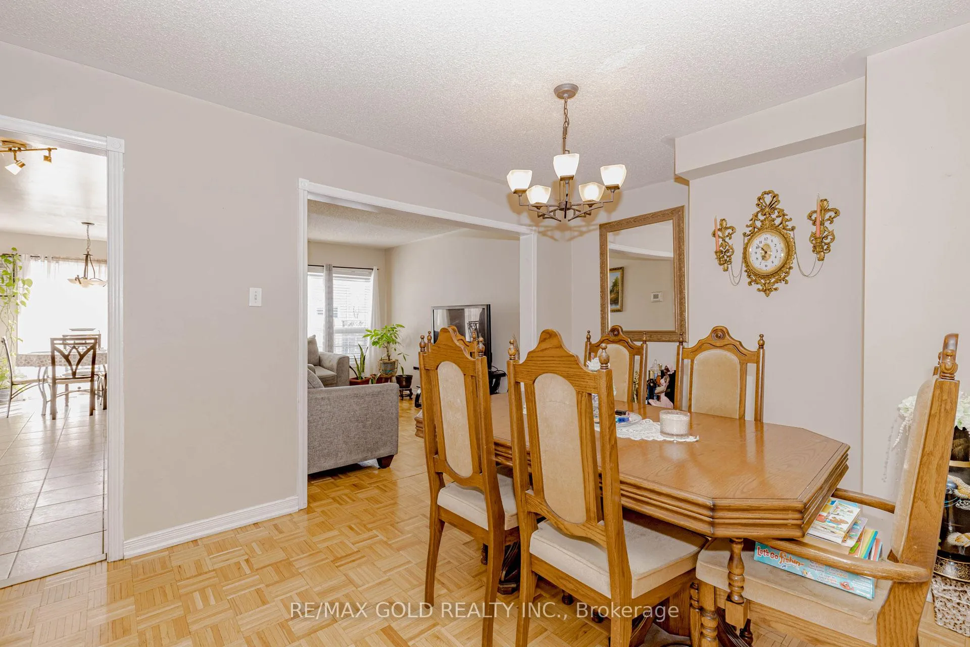 Photo 7 of 3 Monaco Court, Brampton, Fletcher's Meadow — HOMEH