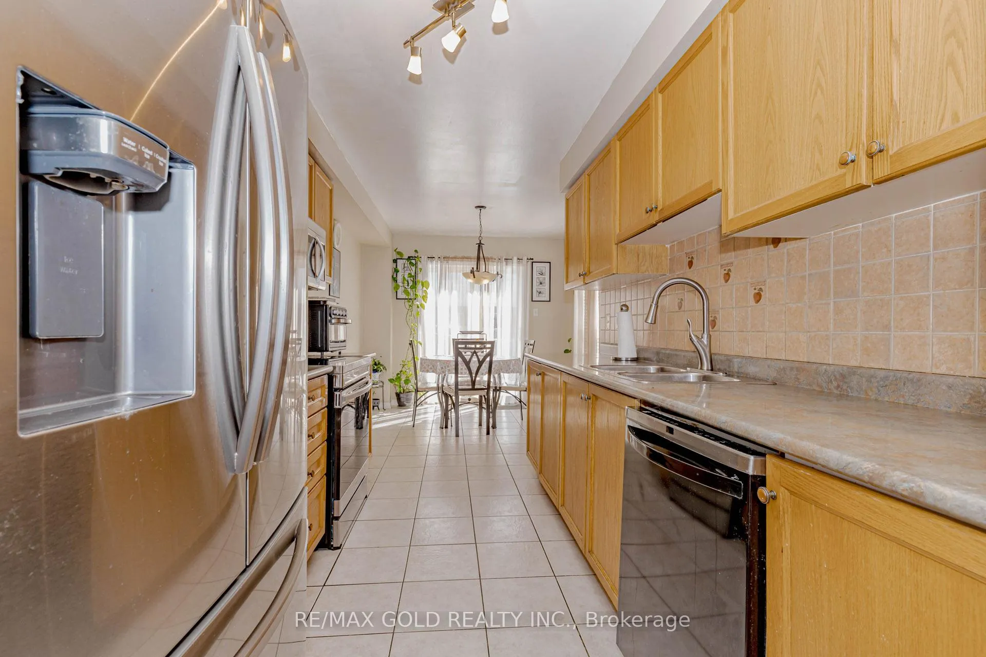 Photo 11 of 3 Monaco Court, Brampton, Fletcher's Meadow — HOMEH