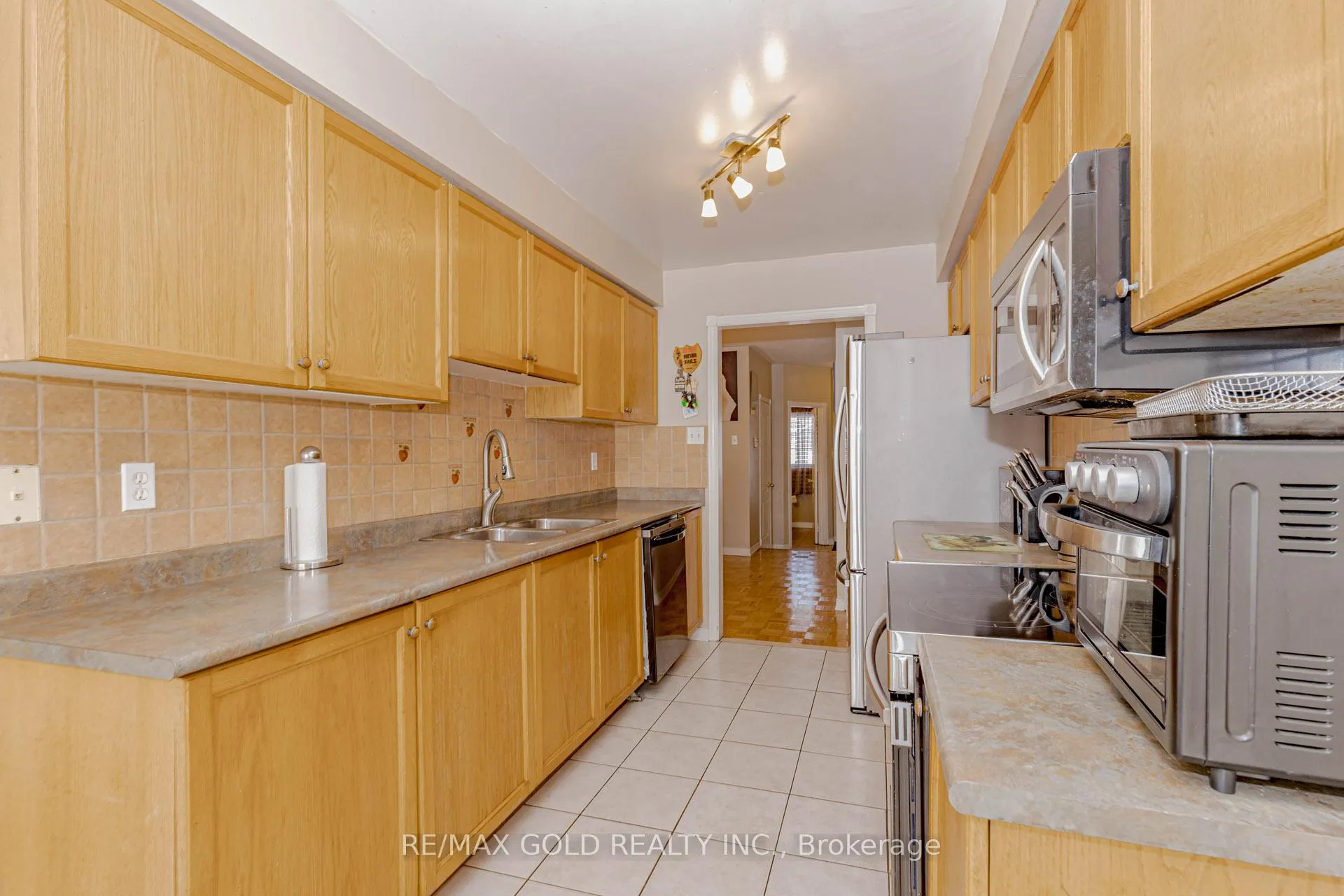 Photo 15 of 3 Monaco Court, Brampton, Fletcher's Meadow — HOMEH