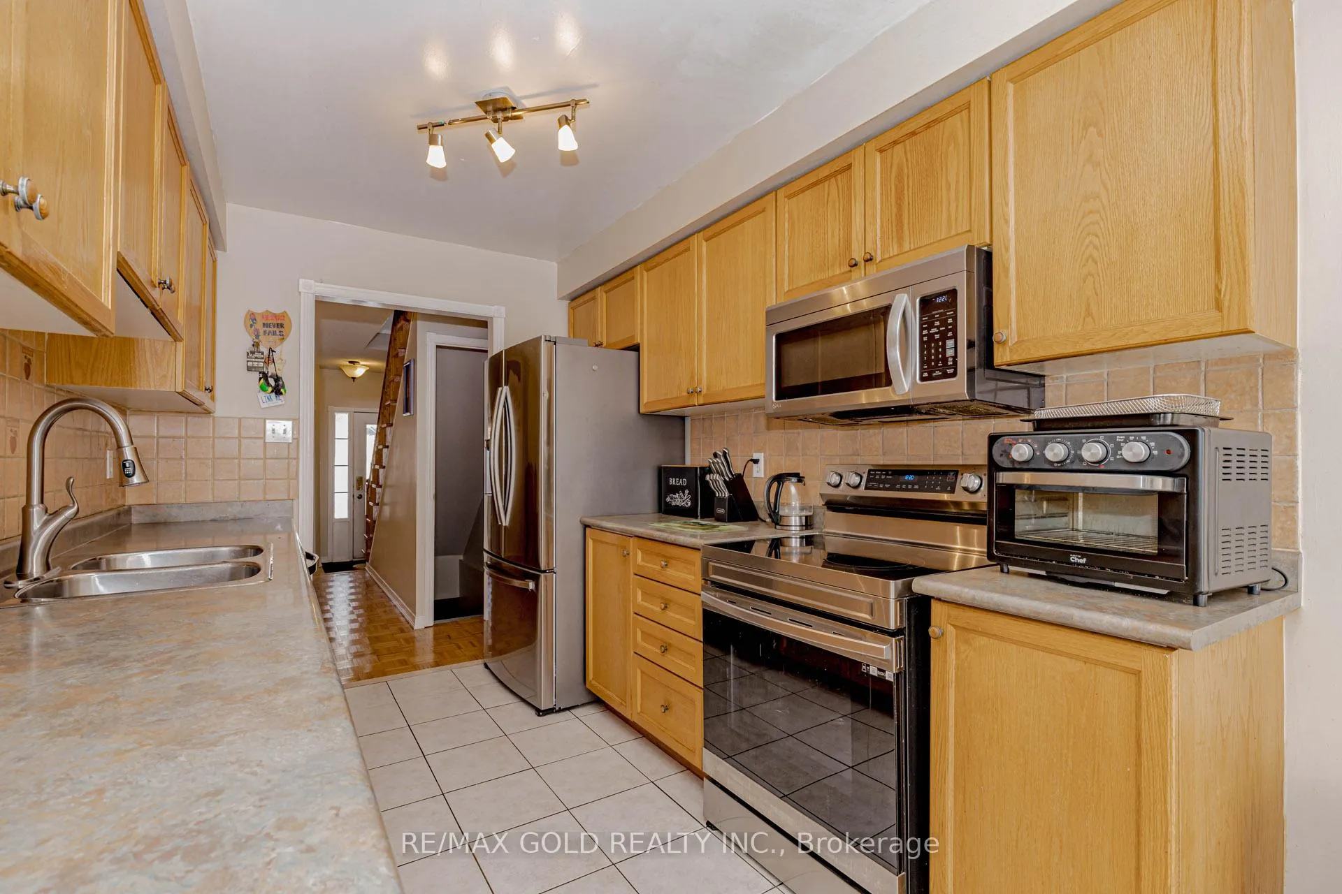 Photo 16 of 3 Monaco Court, Brampton, Fletcher's Meadow — HOMEH