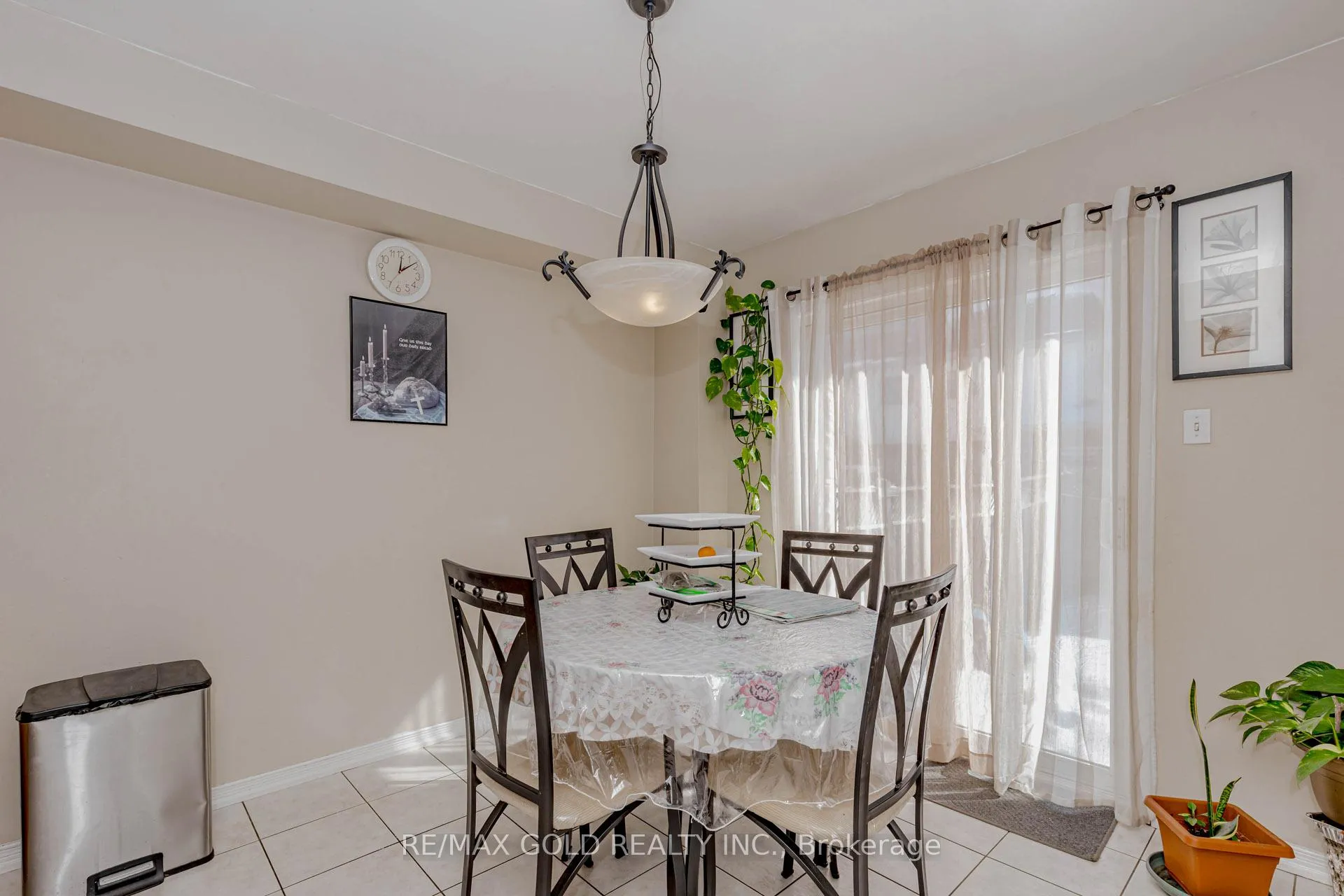 Photo 17 of 3 Monaco Court, Brampton, Fletcher's Meadow — HOMEH