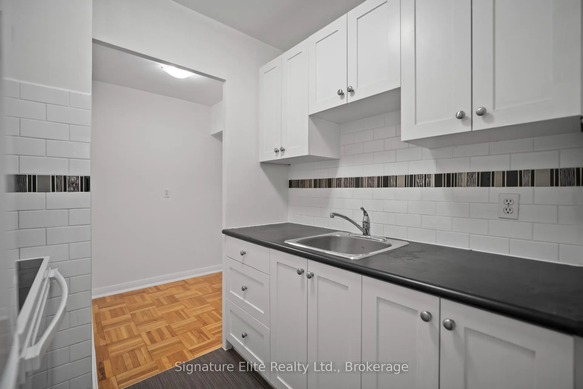 Photo 2 of Unit 206, 165 Balliol Street, Toronto, Mount Pleasant West — HOMEH