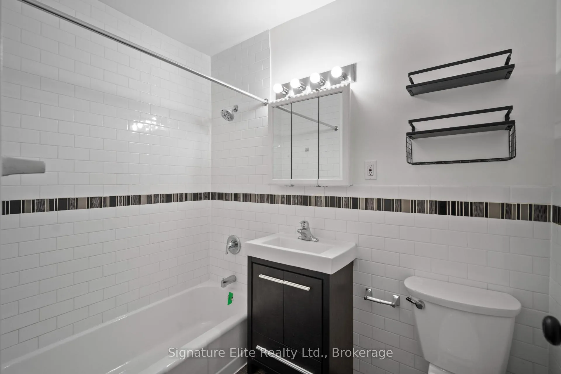 Photo 8 of Unit 206, 165 Balliol Street, Toronto, Mount Pleasant West — HOMEH