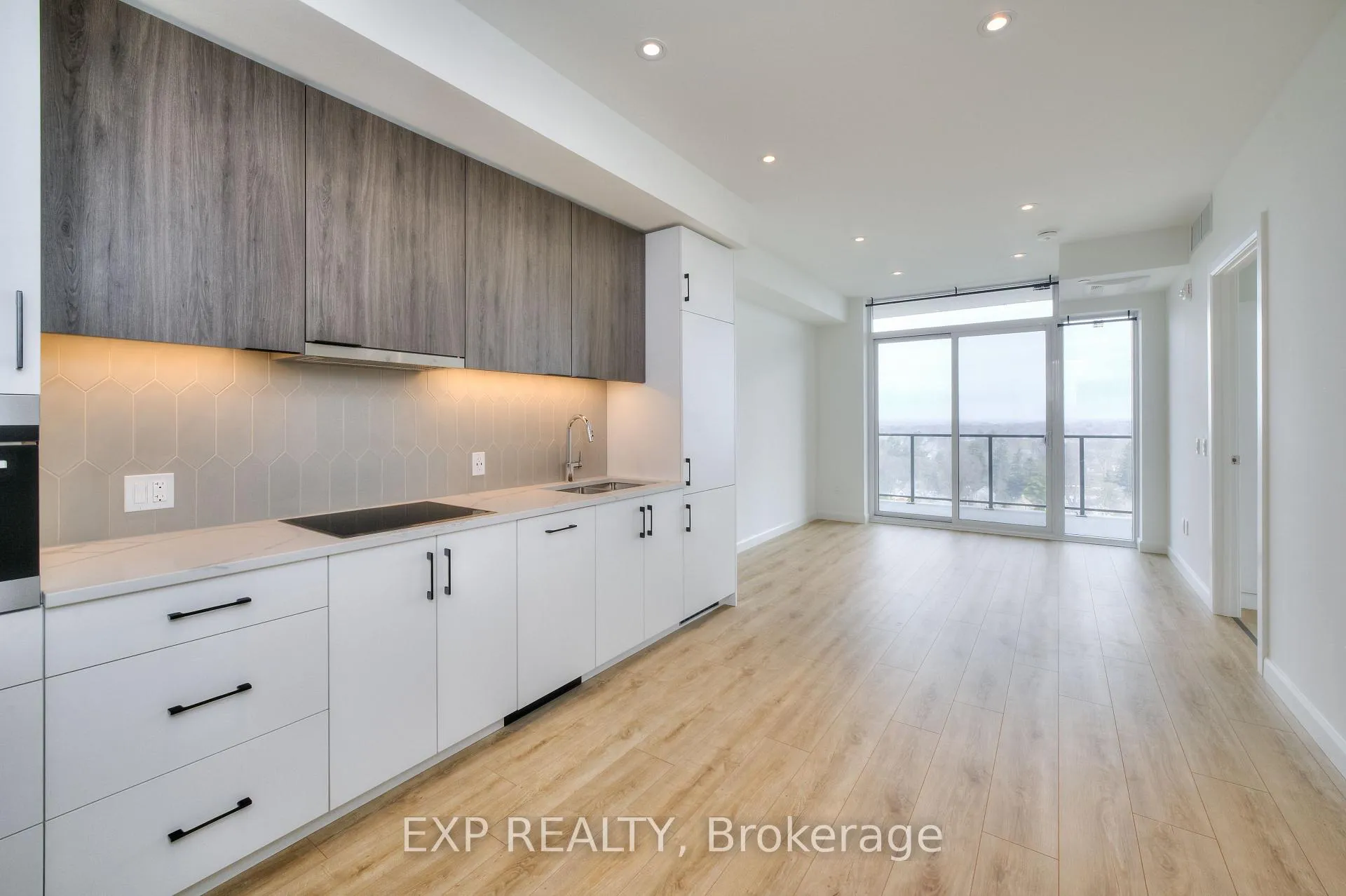 Photo 3 of Unit 1001, 741 King Street W, Kitchener, KW Hospital — HOMEH