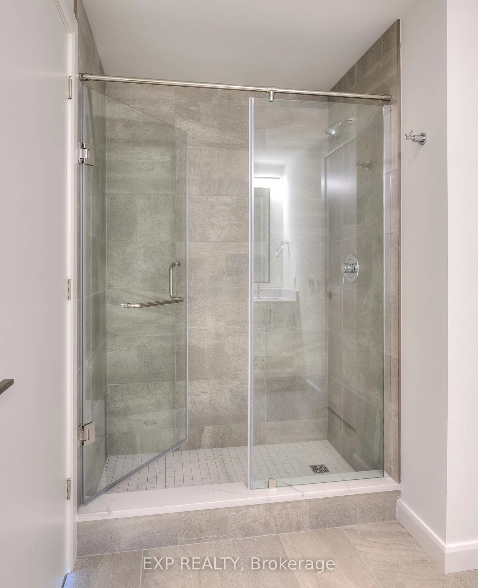 Photo 7 of Unit 1001, 741 King Street W, Kitchener, KW Hospital — HOMEH