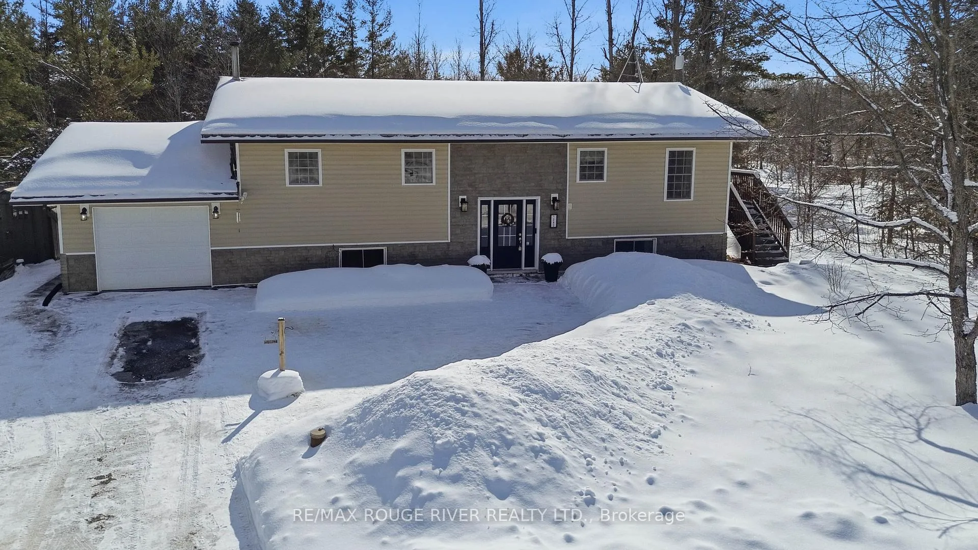 Photo 2 of 1262 Quin-Mo-Lac Road, Tweed, Hungerford (Twp) — HOMEH