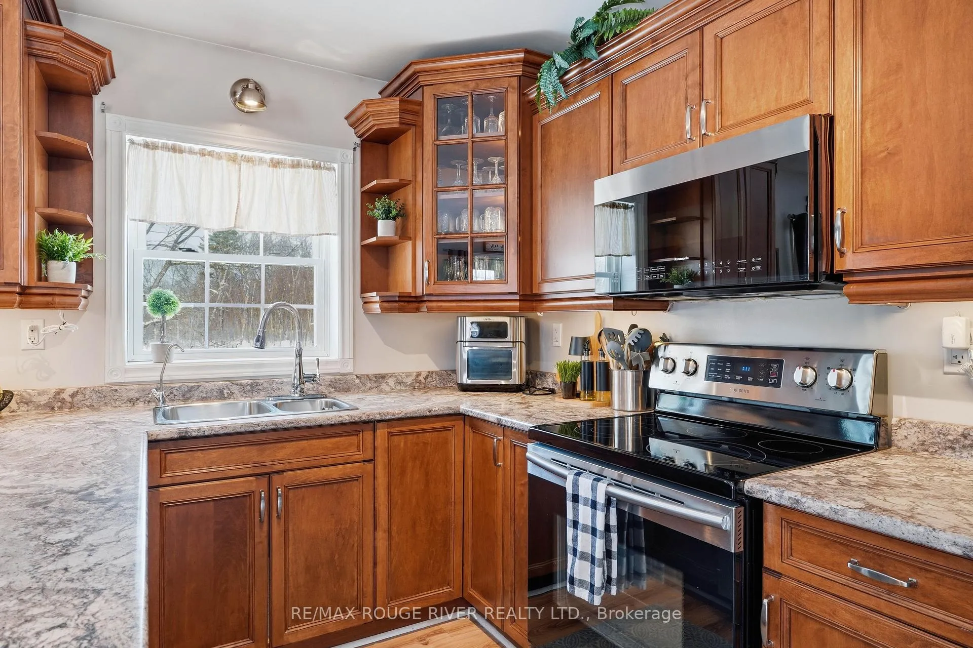 Photo 10 of 1262 Quin-Mo-Lac Road, Tweed, Hungerford (Twp) — HOMEH