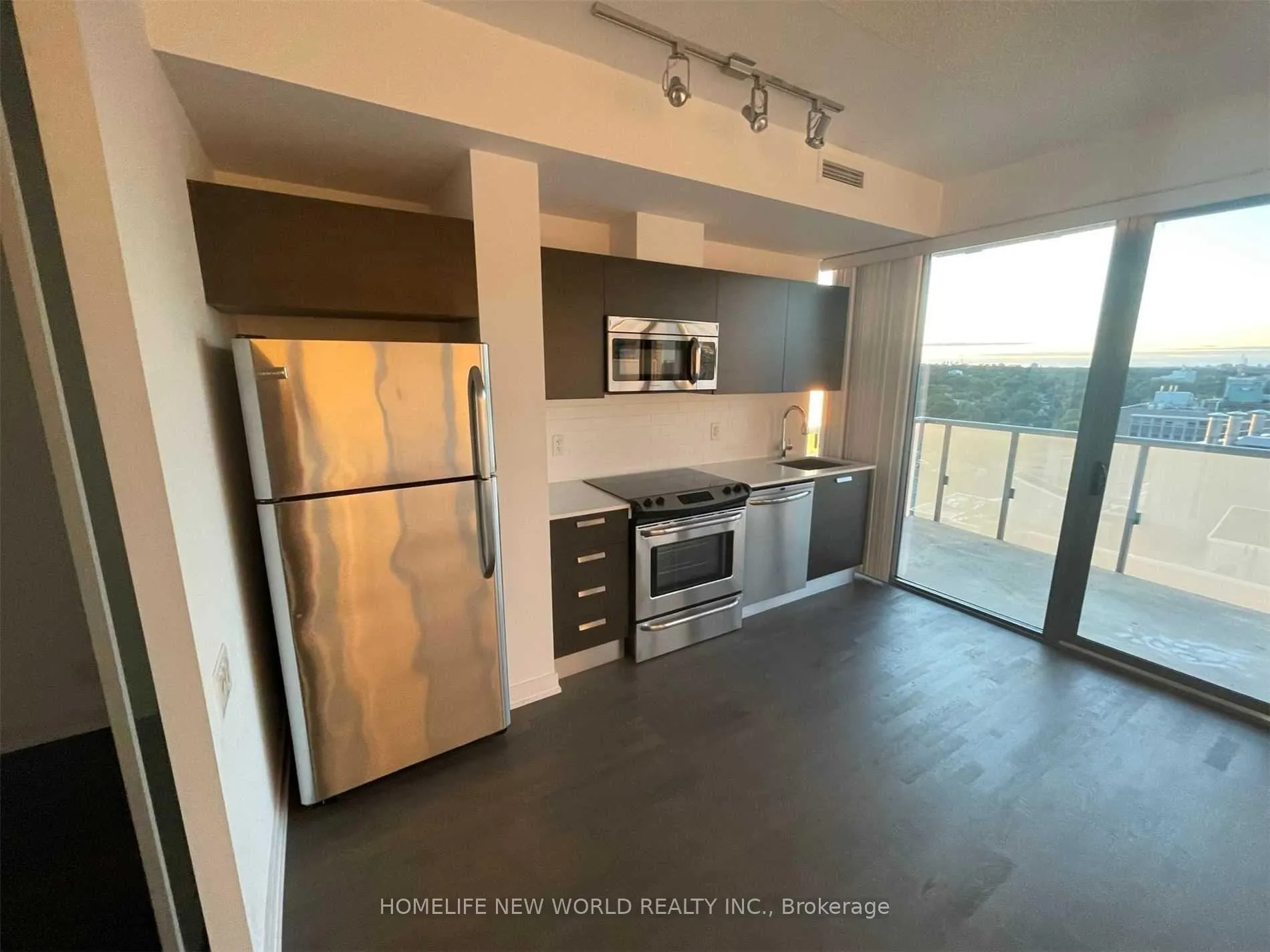 Photo 3 of Unit 1505, 1815 Yonge Street, Toronto, Mount Pleasant West — HOMEH