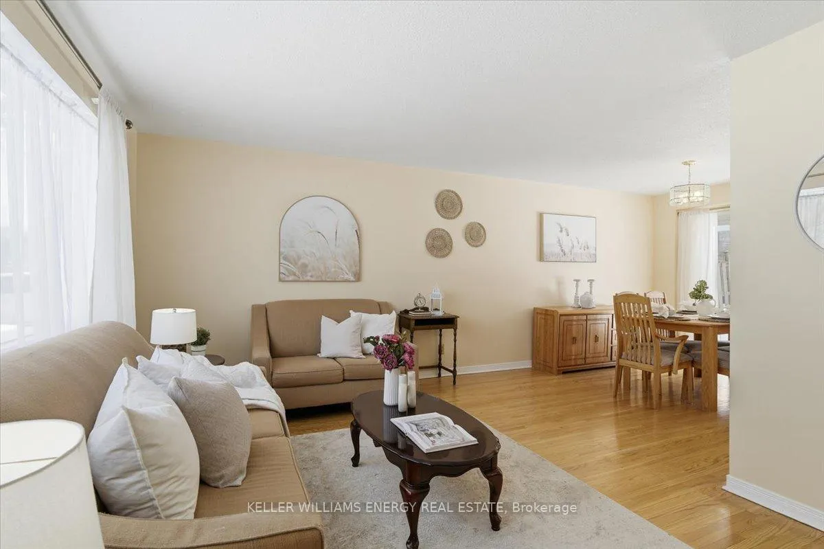 Photo 5 of 886 Antonio Street, Pickering, Bay Ridges — HOMEH