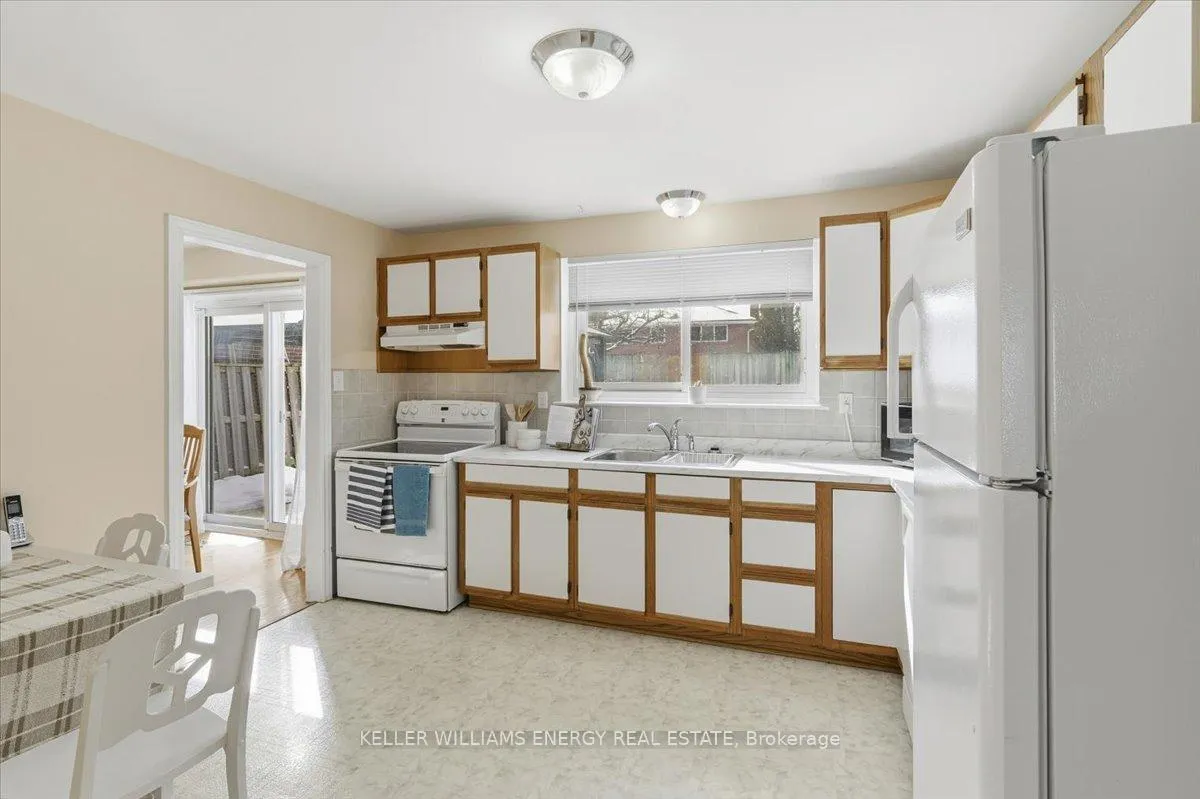 Photo 11 of 886 Antonio Street, Pickering, Bay Ridges — HOMEH