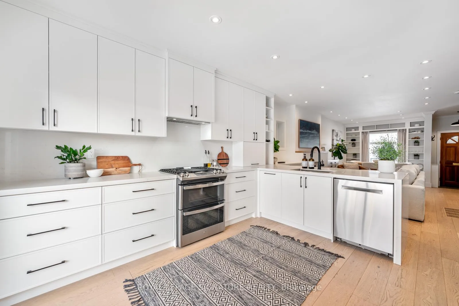 Photo 17 of 268 Kenilworth Avenue, Toronto, The Beaches — HOMEH