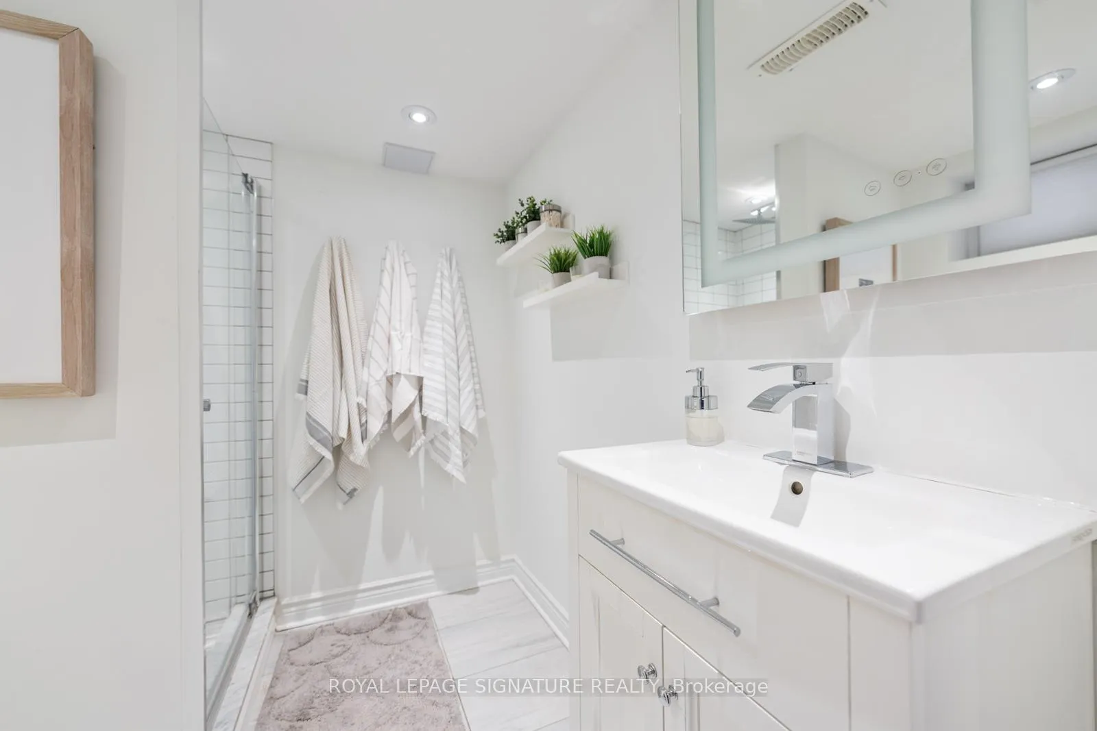 Photo 26 of 268 Kenilworth Avenue, Toronto, The Beaches — HOMEH
