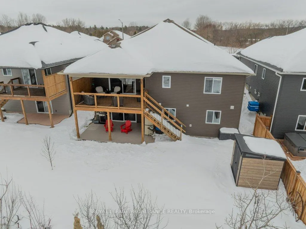 Photo 3 of 21 Brookfield Crescent, Quinte West, Murray Ward — HOMEH