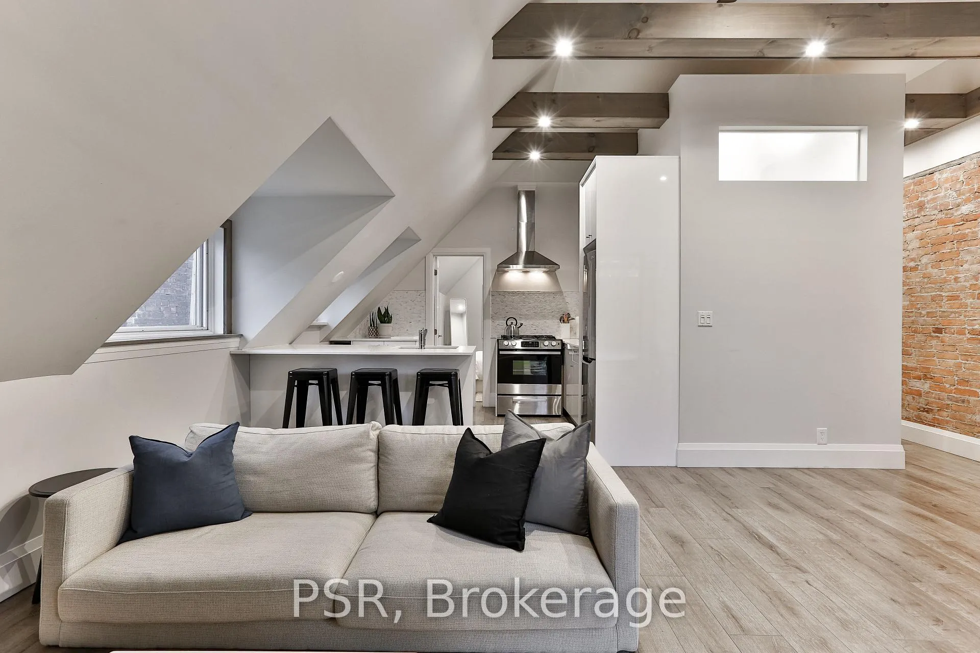 Photo 7 of Unit Upper, 264 Dovercourt Road, Toronto, Little Portugal — HOMEH