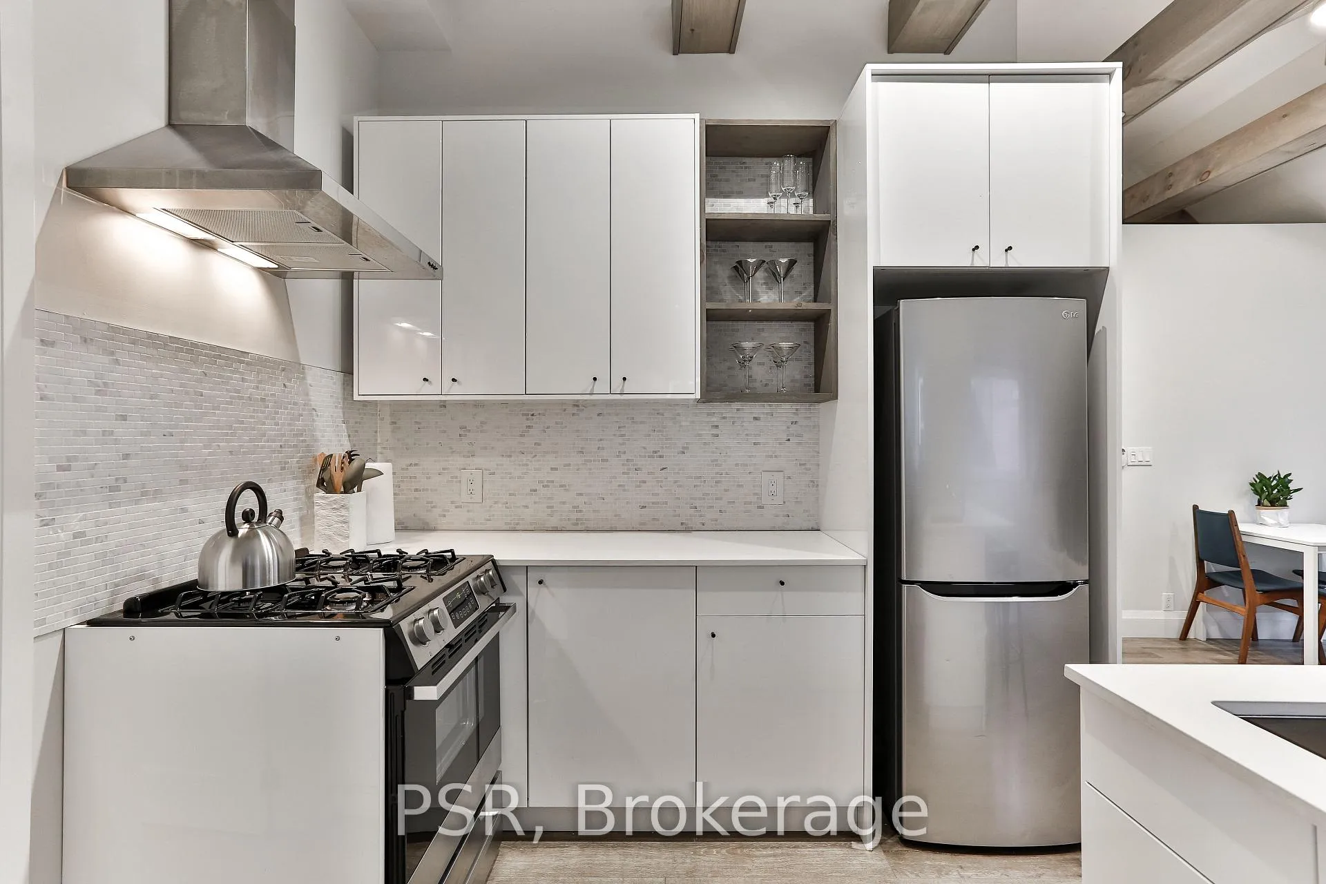 Photo 11 of Unit Upper, 264 Dovercourt Road, Toronto, Little Portugal — HOMEH