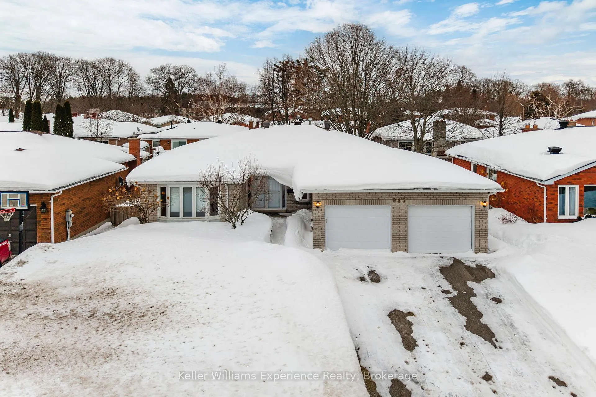 Photo 1 of 943 Playfair Road, Midland — HOMEH