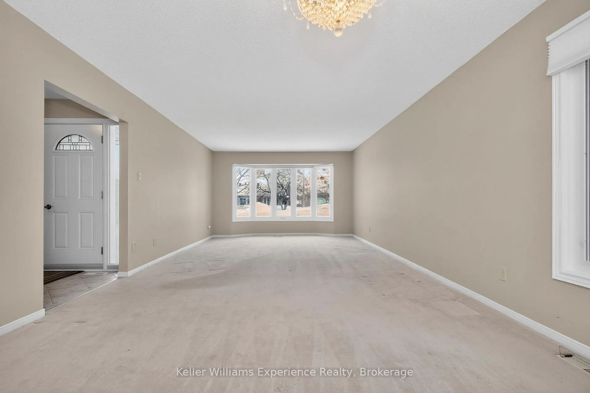 Photo 16 of 943 Playfair Road, Midland — HOMEH