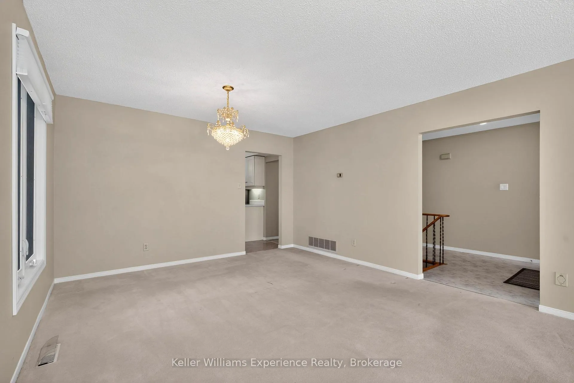 Photo 20 of 943 Playfair Road, Midland — HOMEH