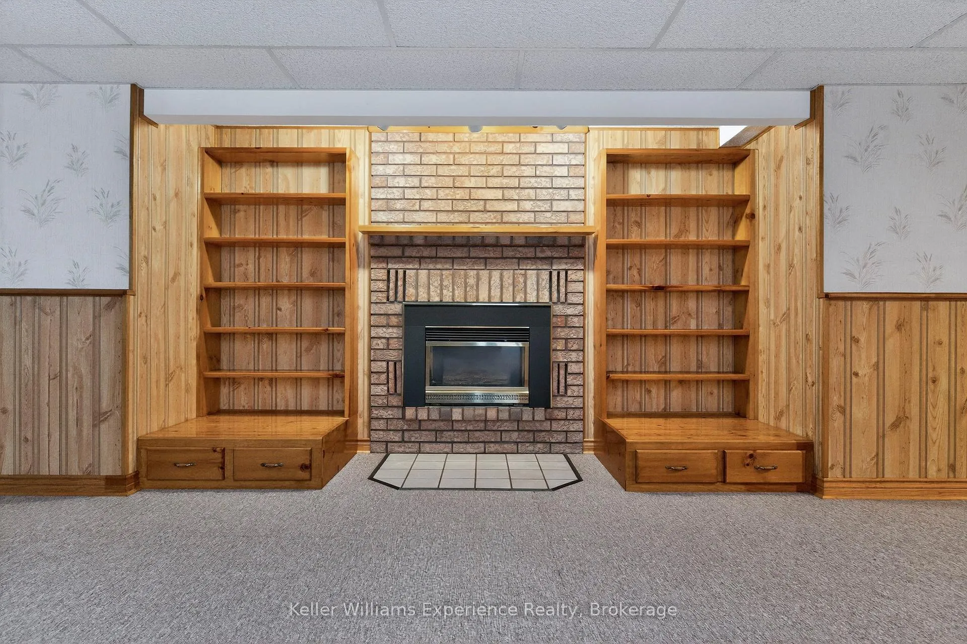 Photo 32 of 943 Playfair Road, Midland — HOMEH