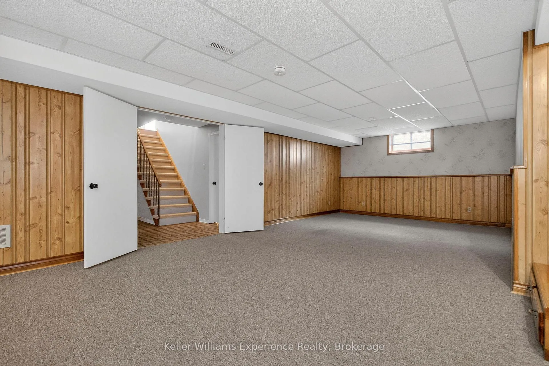 Photo 33 of 943 Playfair Road, Midland — HOMEH