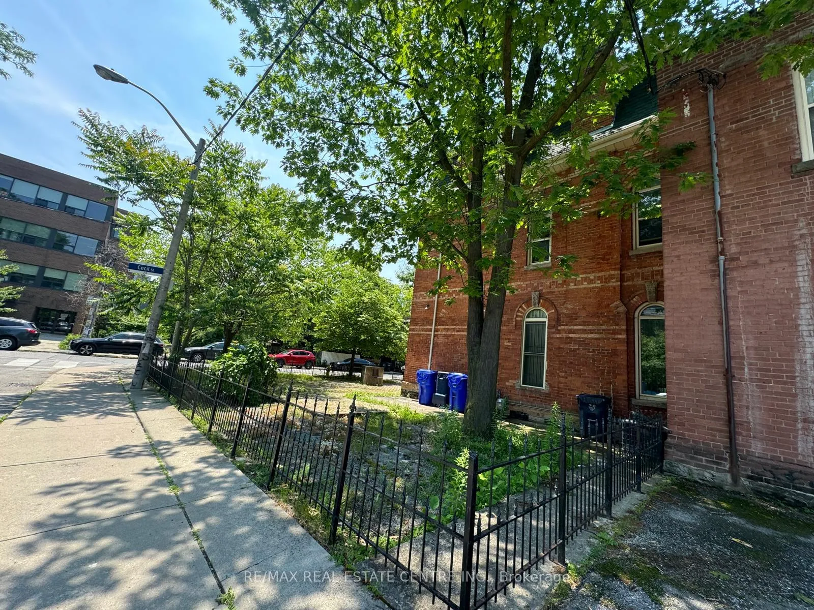 Photo 5 of 28 Cecil Street, Toronto, Kensington-Chinatown — HOMEH