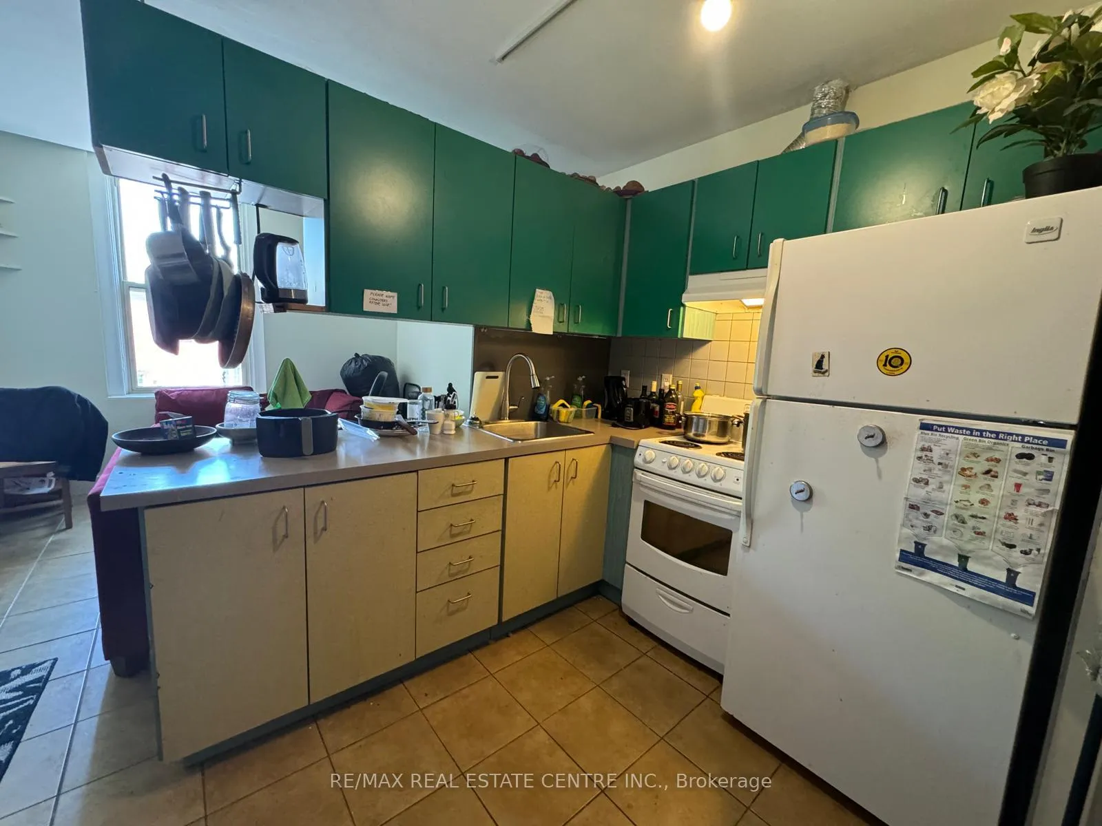 Photo 10 of 28 Cecil Street, Toronto, Kensington-Chinatown — HOMEH