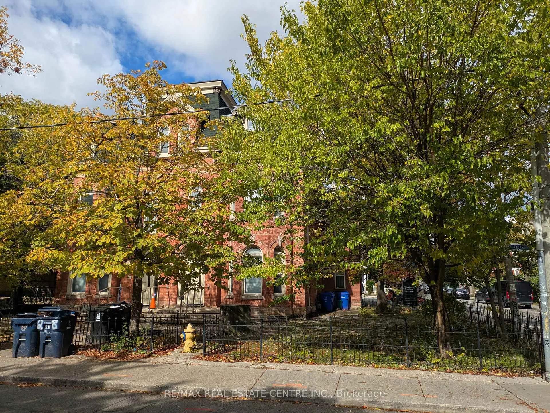 Photo 16 of 28 Cecil Street, Toronto, Kensington-Chinatown — HOMEH