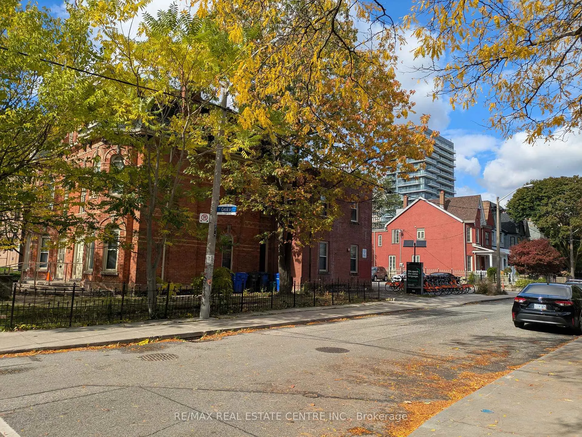 Photo 19 of 28 Cecil Street, Toronto, Kensington-Chinatown — HOMEH