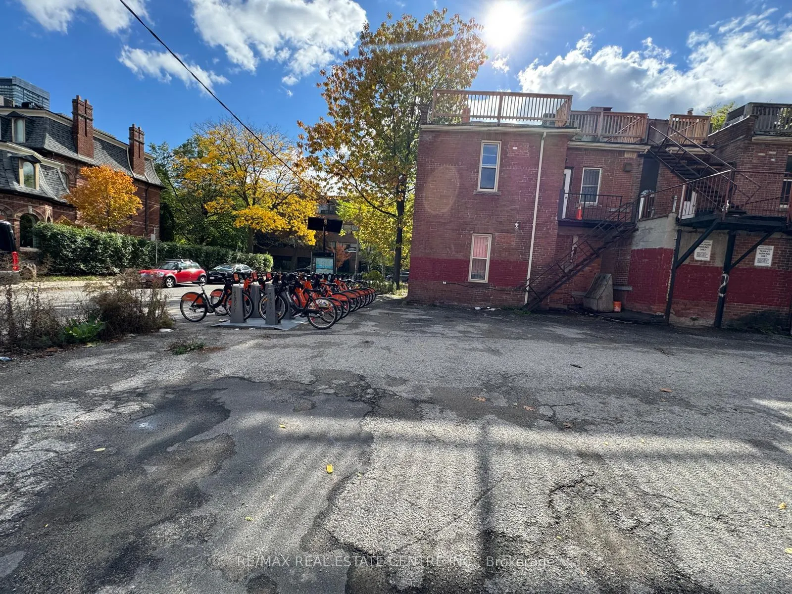 Photo 24 of 28 Cecil Street, Toronto, Kensington-Chinatown — HOMEH