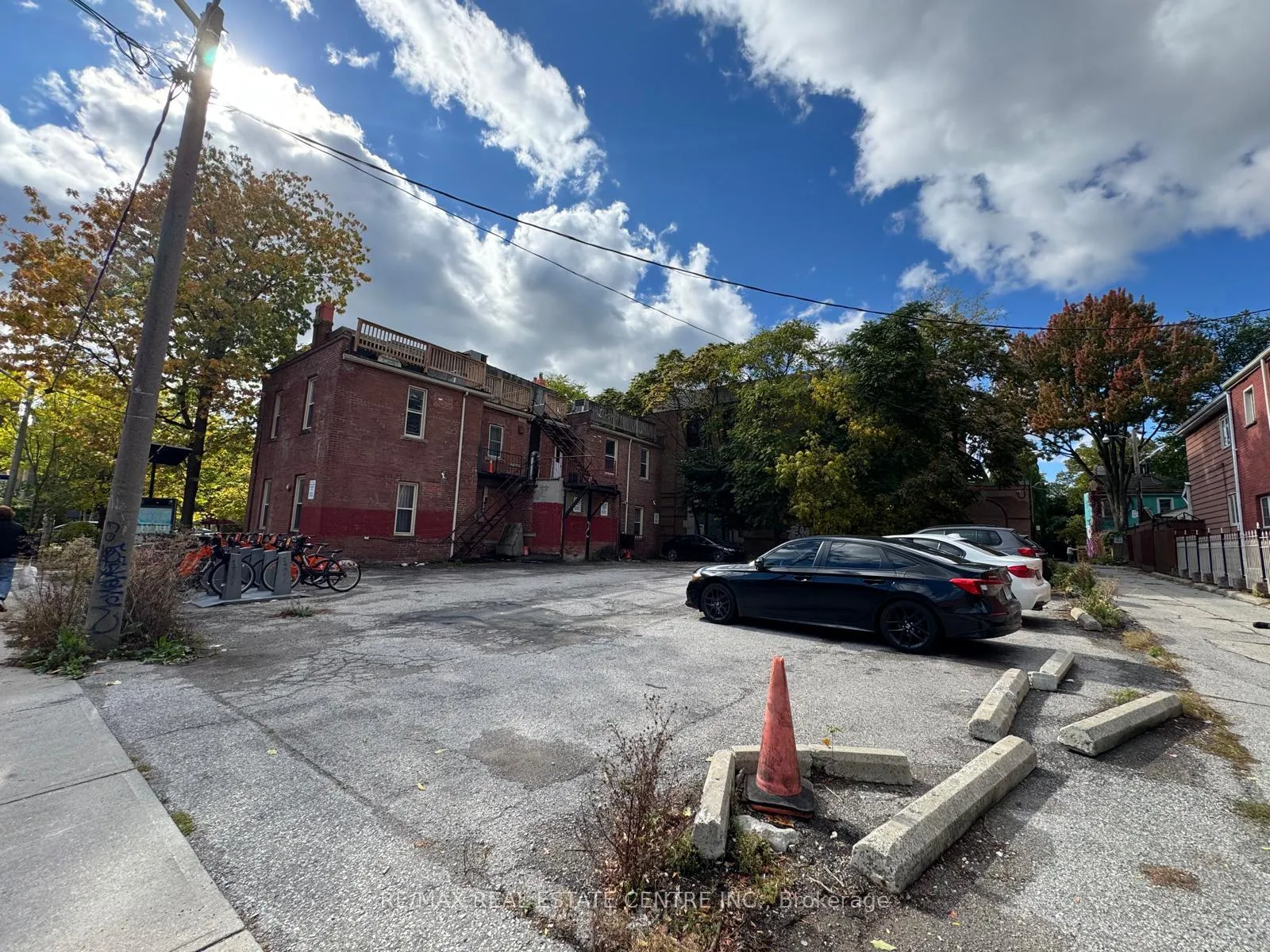 Photo 27 of 28 Cecil Street, Toronto, Kensington-Chinatown — HOMEH