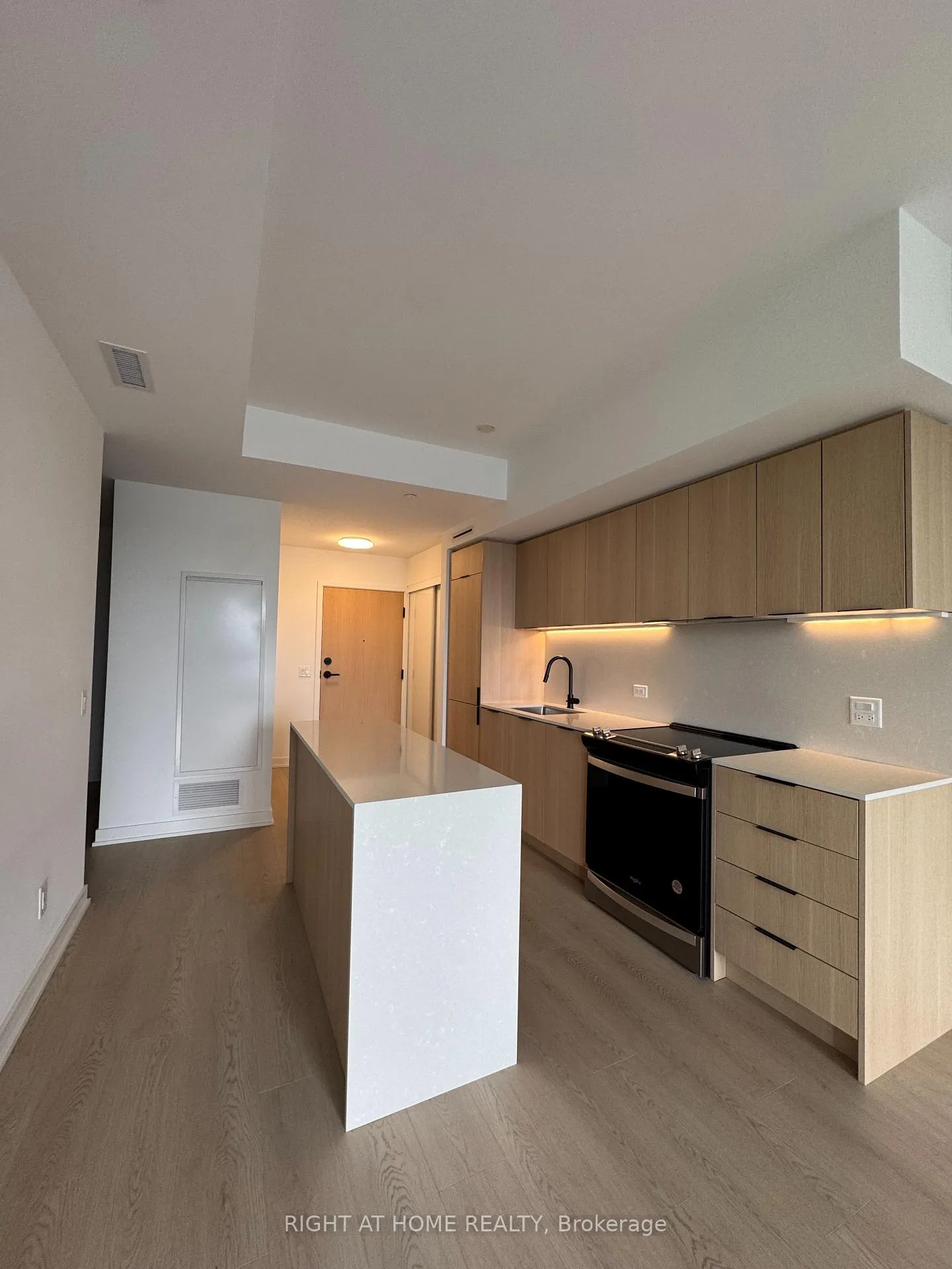 Photo 8 of Unit 314, 31 Huron Street, Collingwood — HOMEH