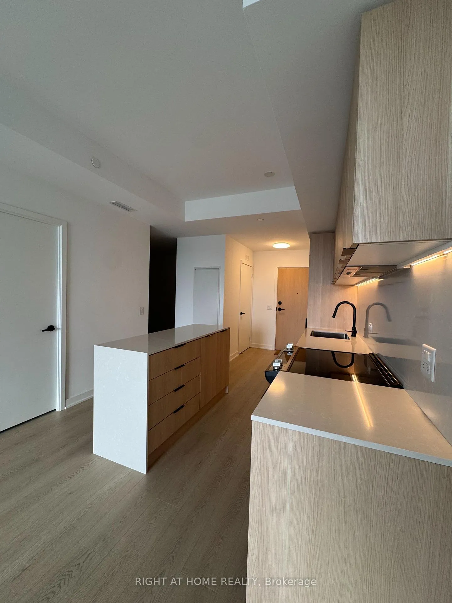 Photo 9 of Unit 314, 31 Huron Street, Collingwood — HOMEH