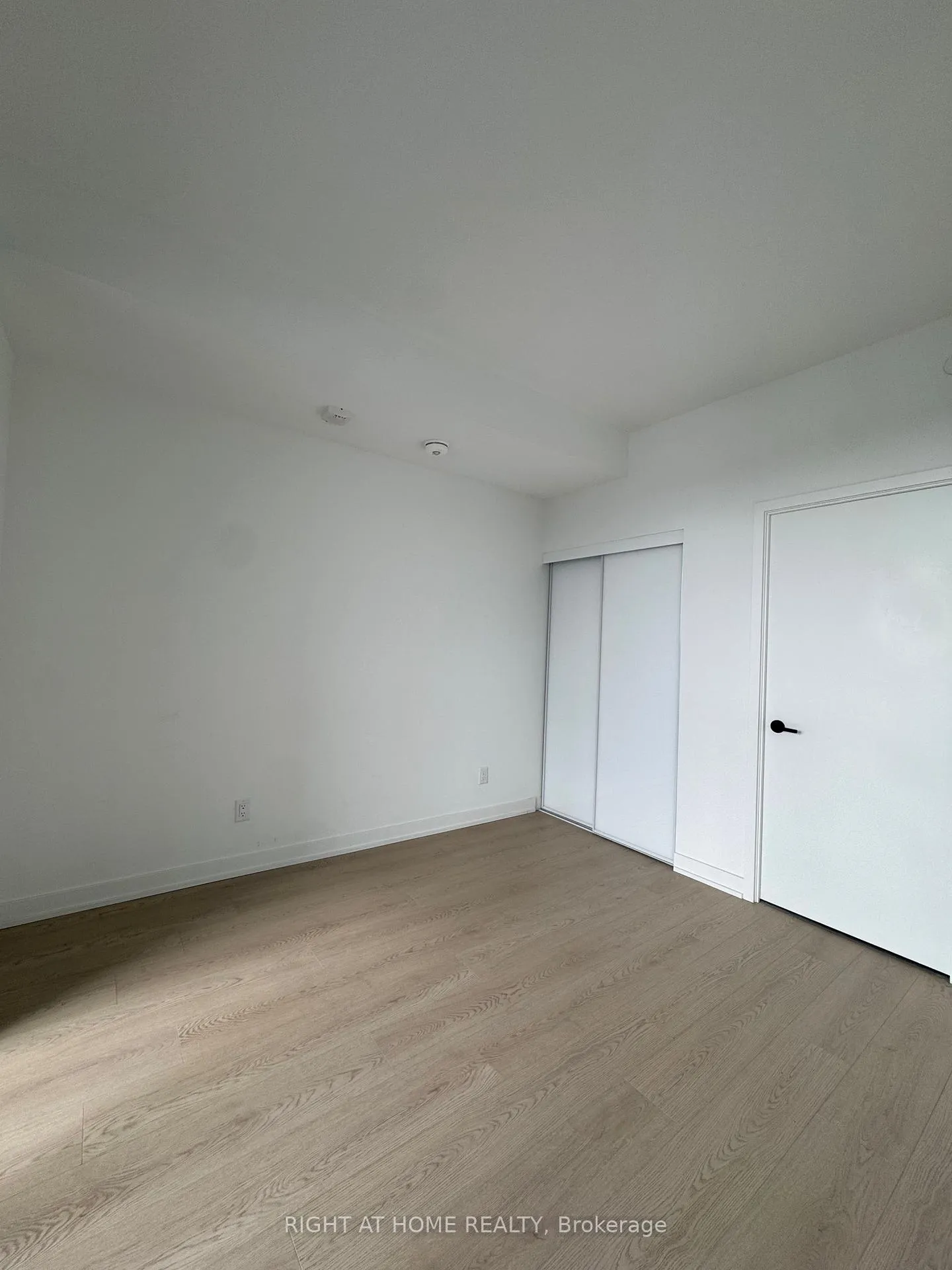 Photo 13 of Unit 314, 31 Huron Street, Collingwood — HOMEH