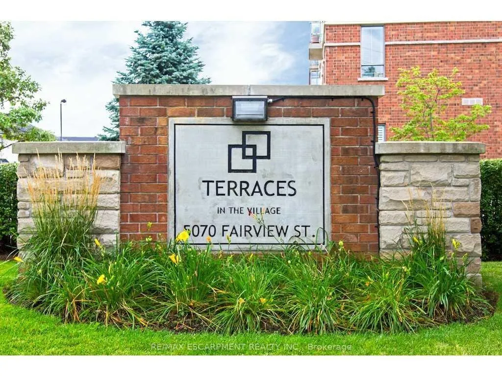 Photo 2 of Unit 401, 5070 Fairview Street, Burlington, Appleby — HOMEH