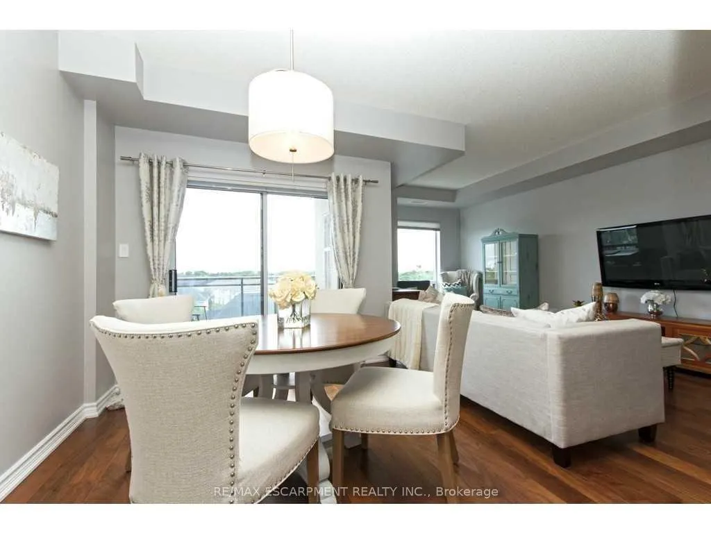 Photo 9 of Unit 401, 5070 Fairview Street, Burlington, Appleby — HOMEH