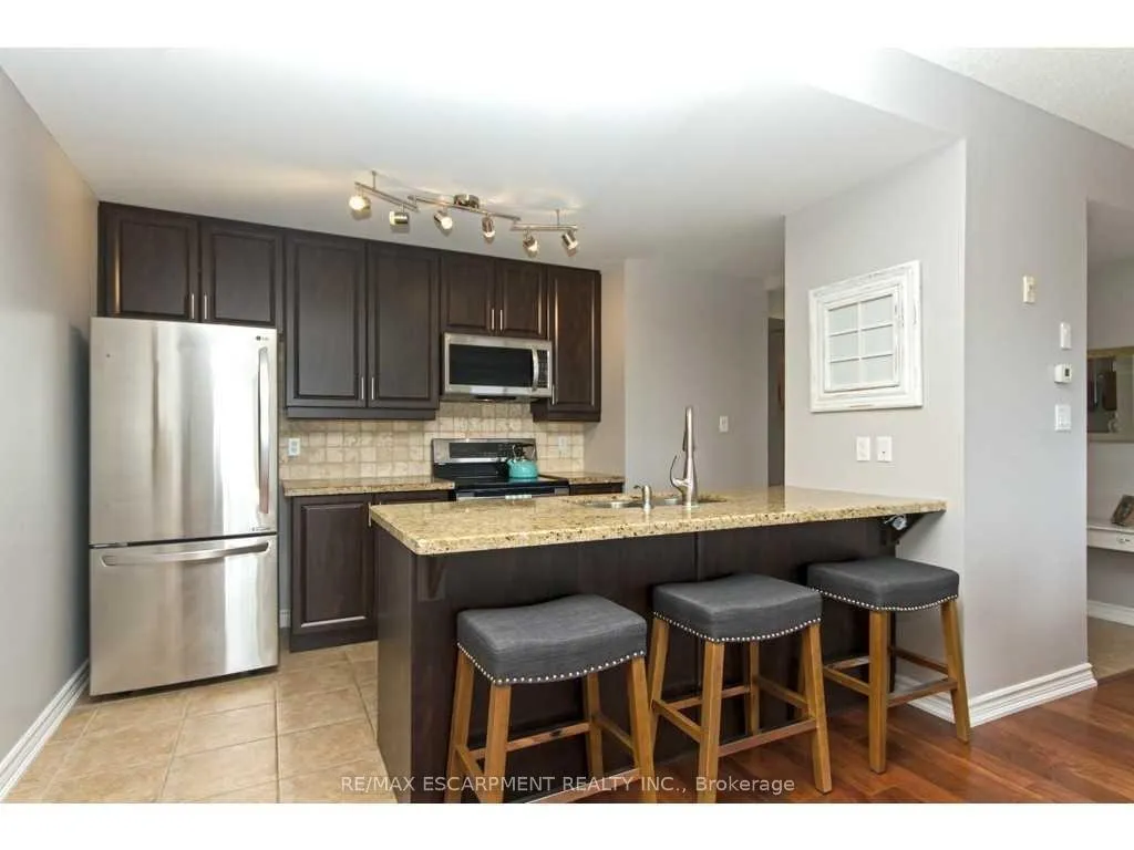 Photo 11 of Unit 401, 5070 Fairview Street, Burlington, Appleby — HOMEH