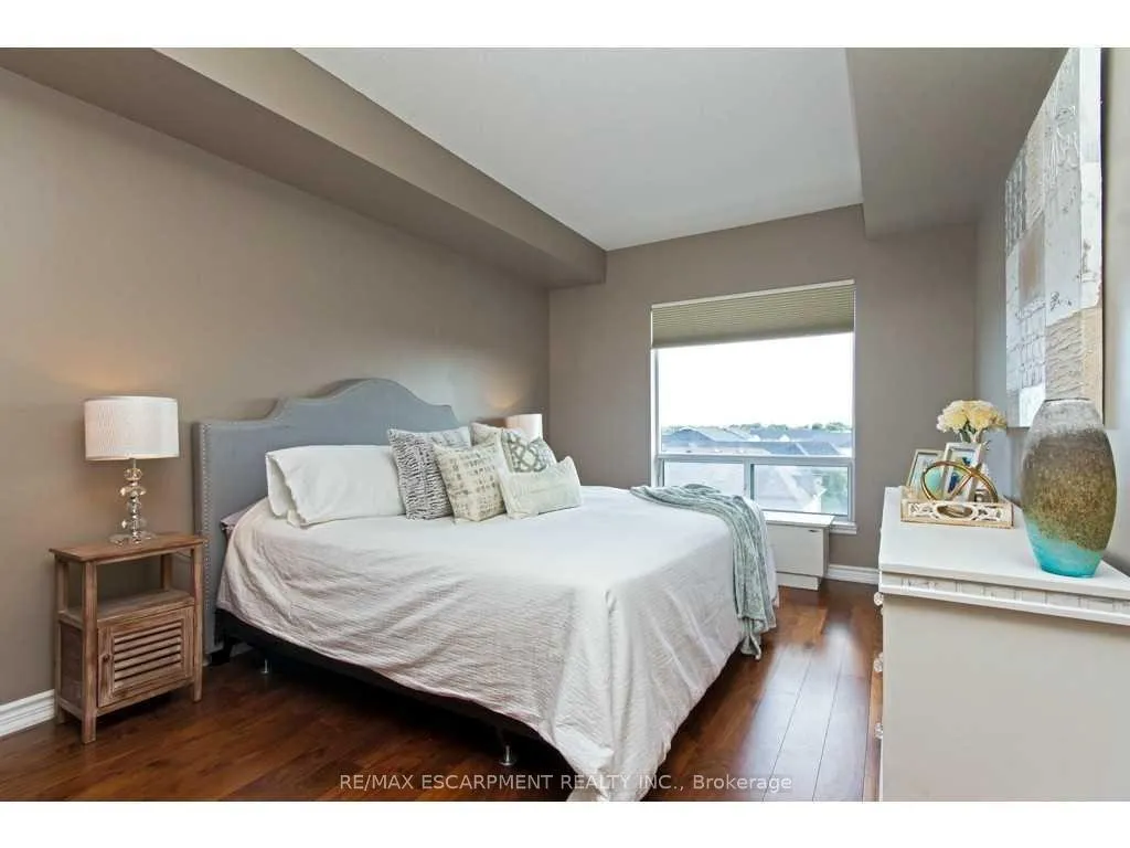 Photo 13 of Unit 401, 5070 Fairview Street, Burlington, Appleby — HOMEH
